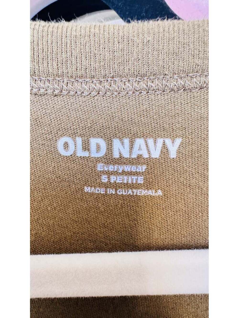 Old Navy Olive Green 'Roam Free' Graphic Tee - Size S Petite - Picture 9 of 9